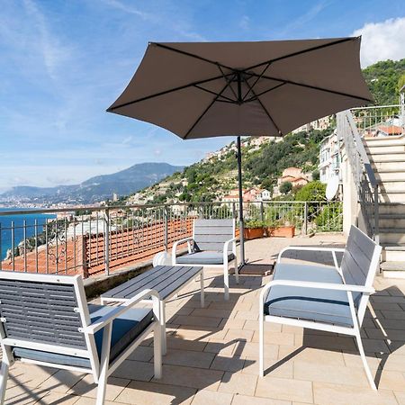 Casa Grimaldi - Terrace & Sea View Appartement Ventimiglia Buitenkant foto