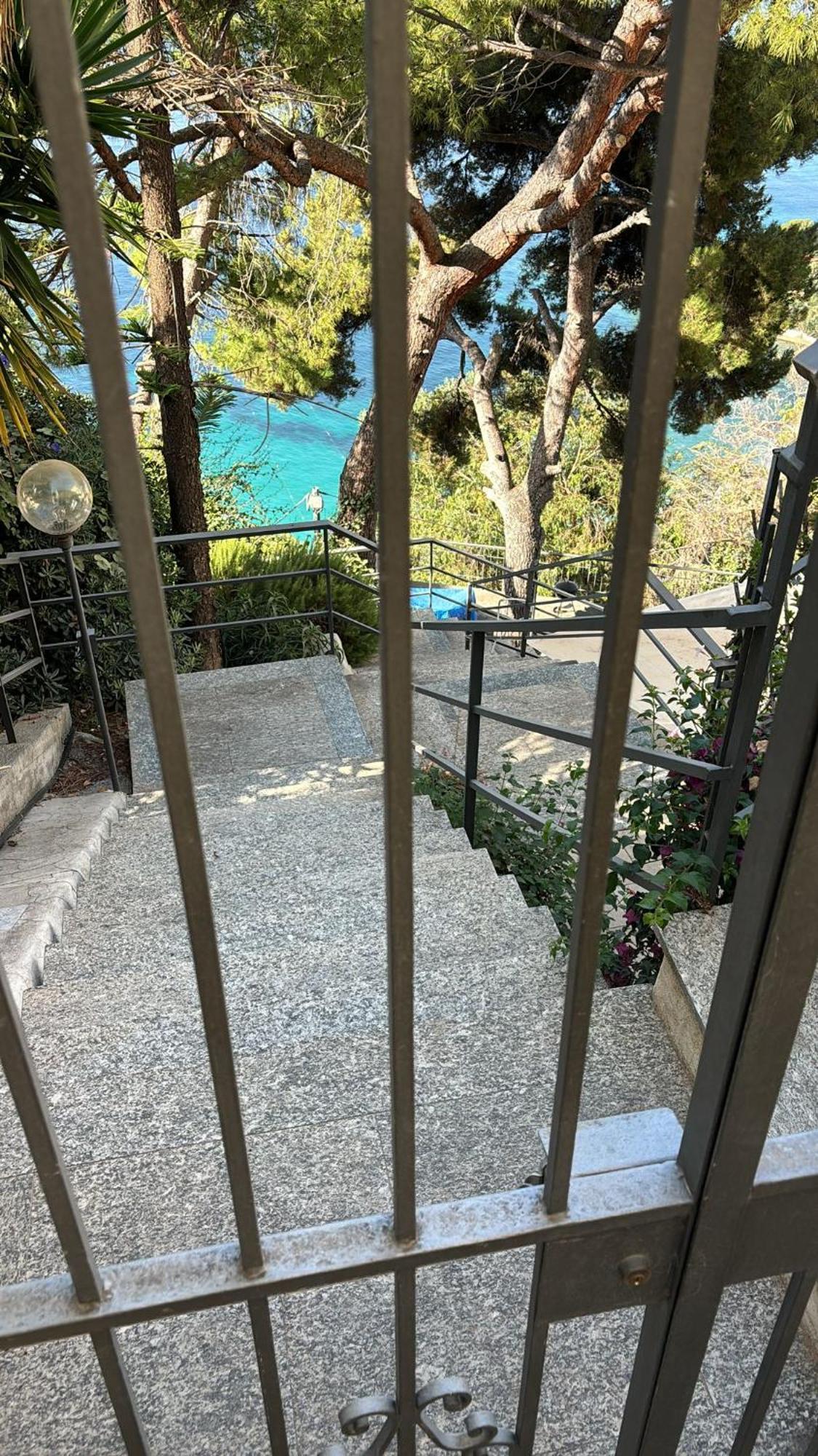 Casa Grimaldi - Terrace & Sea View Appartement Ventimiglia Buitenkant foto