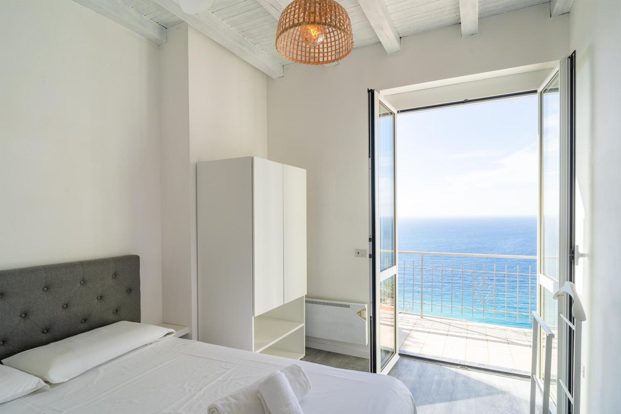 Casa Grimaldi - Terrace & Sea View Appartement Ventimiglia Buitenkant foto