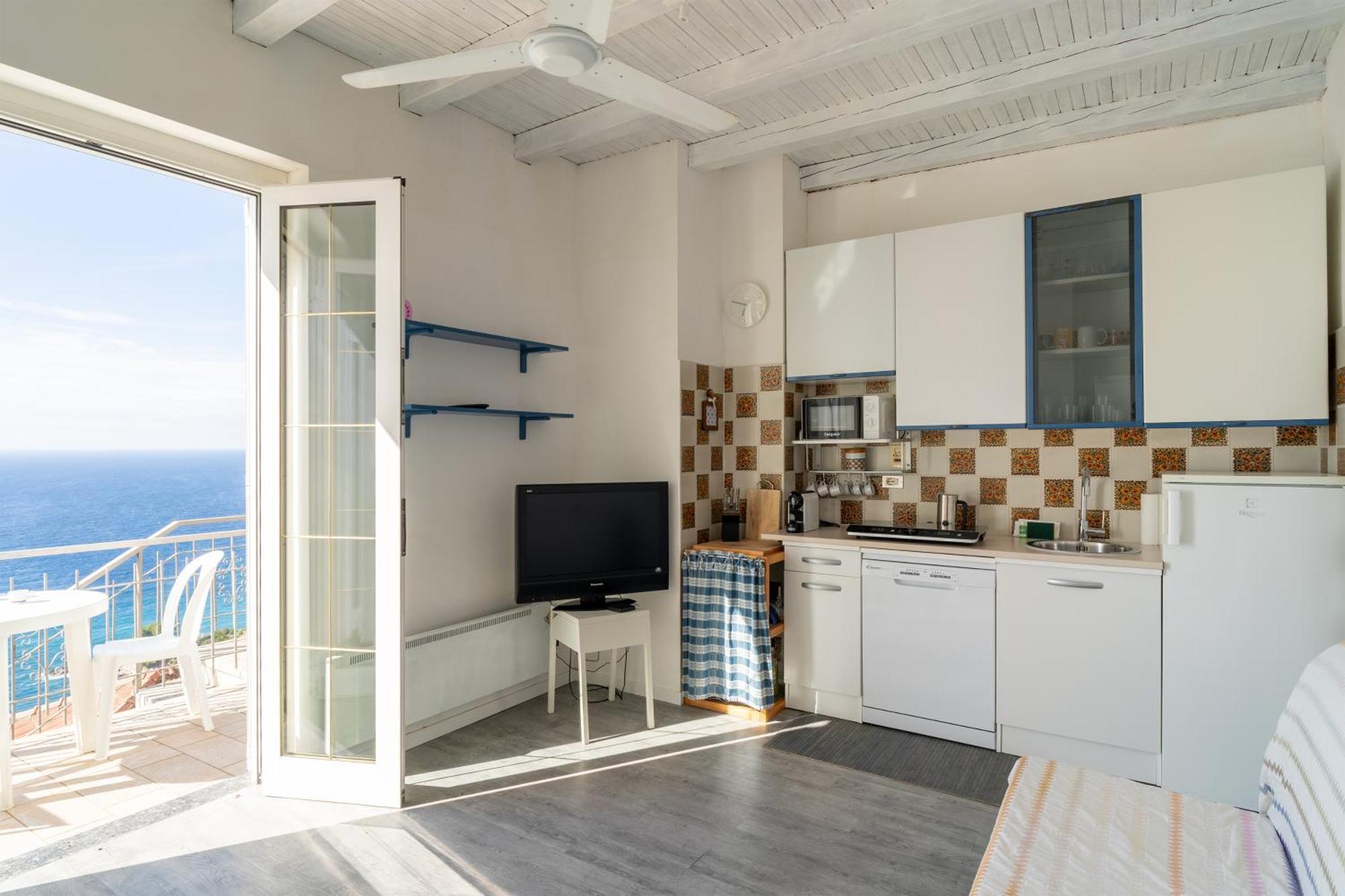 Casa Grimaldi - Terrace & Sea View Appartement Ventimiglia Buitenkant foto
